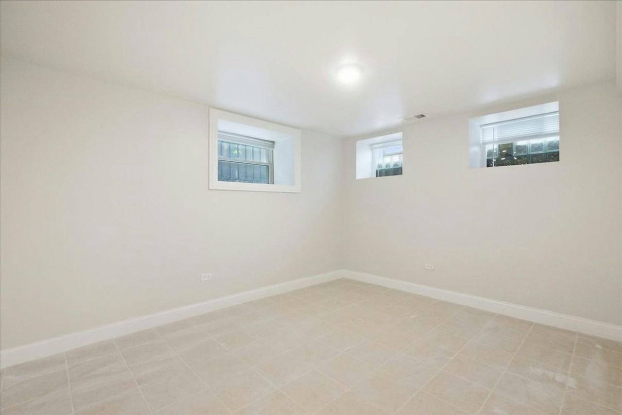 2341 West Montana Street, Unit 1R - Photo 6 of 18