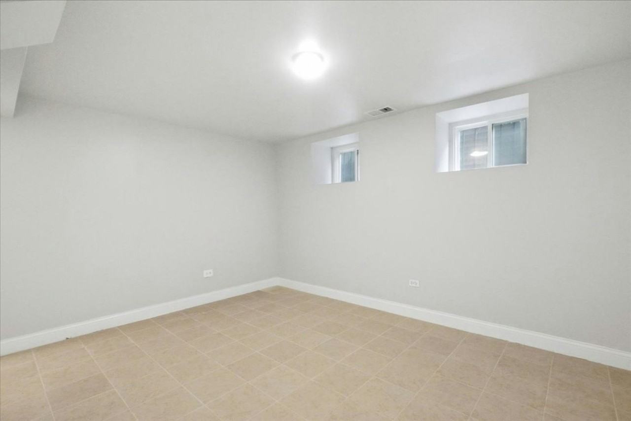 2341 West Montana Street, Unit 1R - Photo 7 of 18