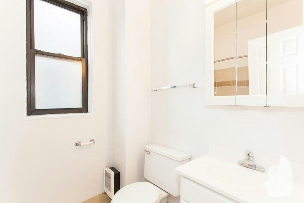 4242 North Sheridan Road, Unit 501 - Photo 6 of 21
