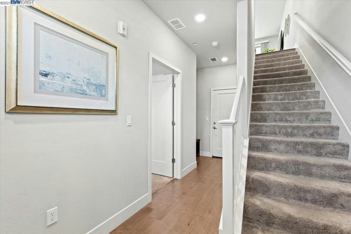 3050 Threecastles Way - Photo 5 of 35