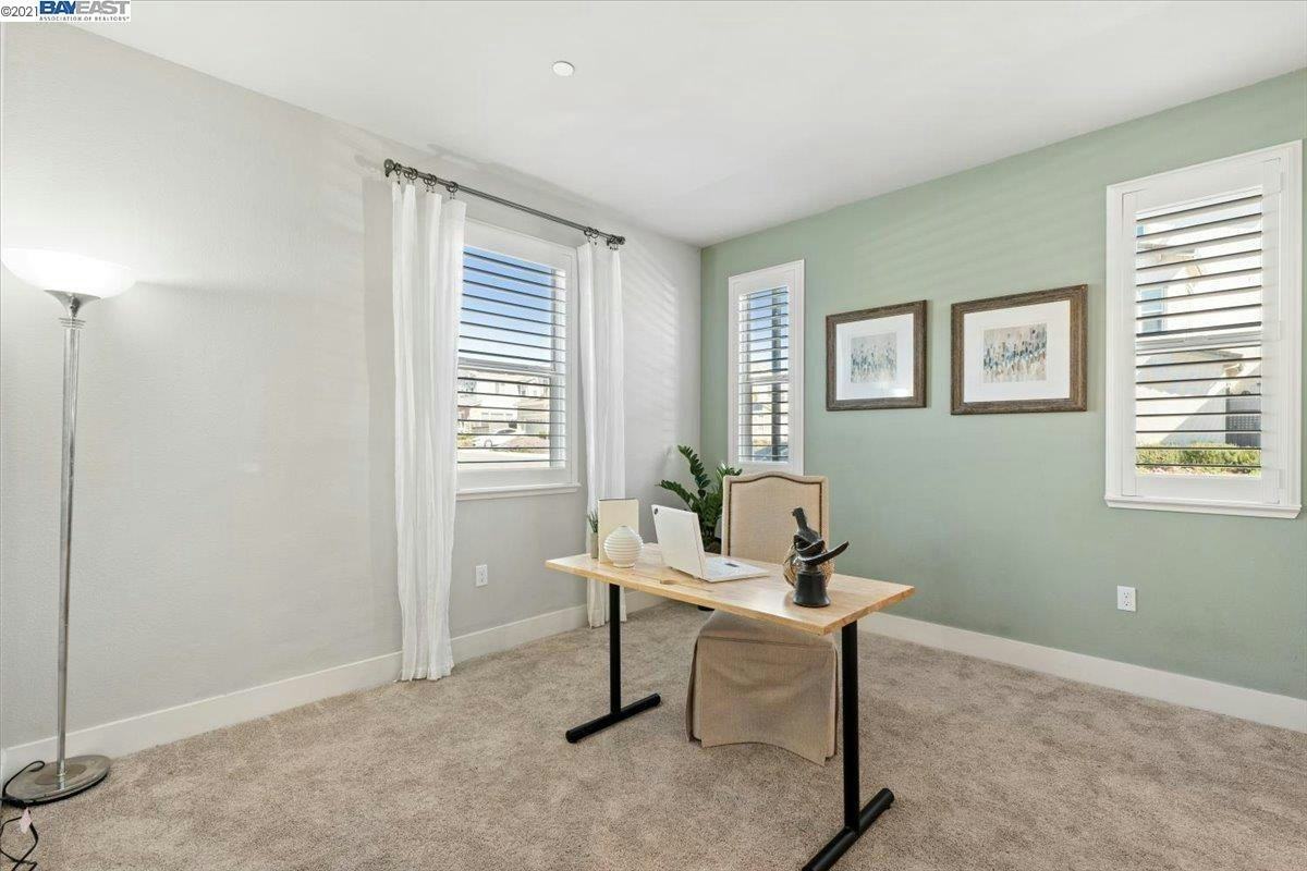 3050 Threecastles Way - Photo 6 of 35