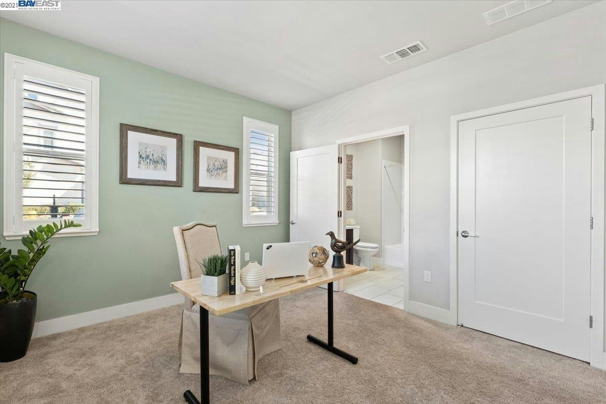 3050 Threecastles Way - Photo 7 of 35