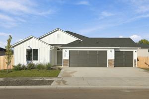 featured image of 1085 Grass Pond Avenue