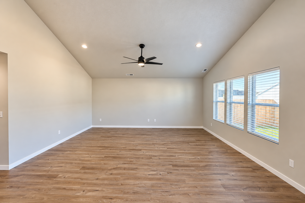 1085 Grass Pond Avenue - Photo 6 of 23