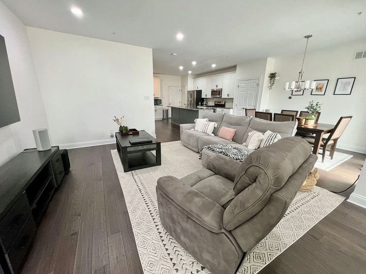 308 Ridgewood Dr, Unit 1 - Photo 4 of 22