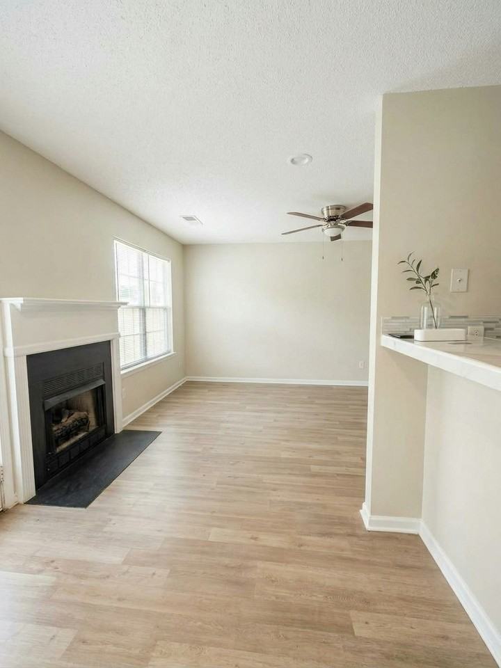 6953 Gallant Circle Southeast - Photo 3 of 14