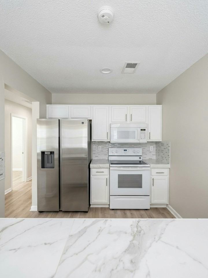 6953 Gallant Circle Southeast - Photo 4 of 14