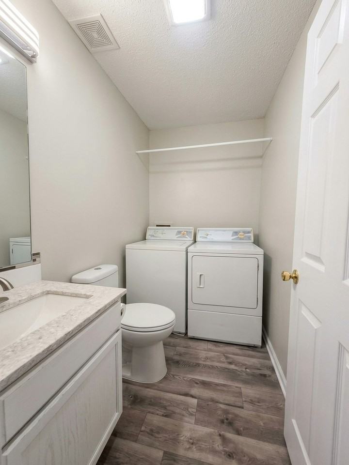 6953 Gallant Circle Southeast - Photo 6 of 14