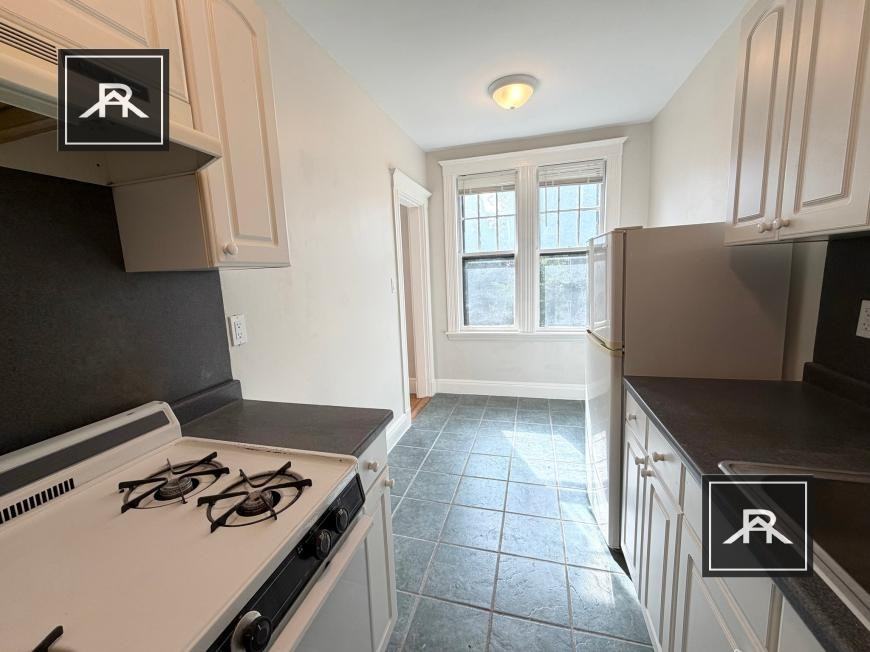 24 Sidlaw Rd - Photo 3 of 10