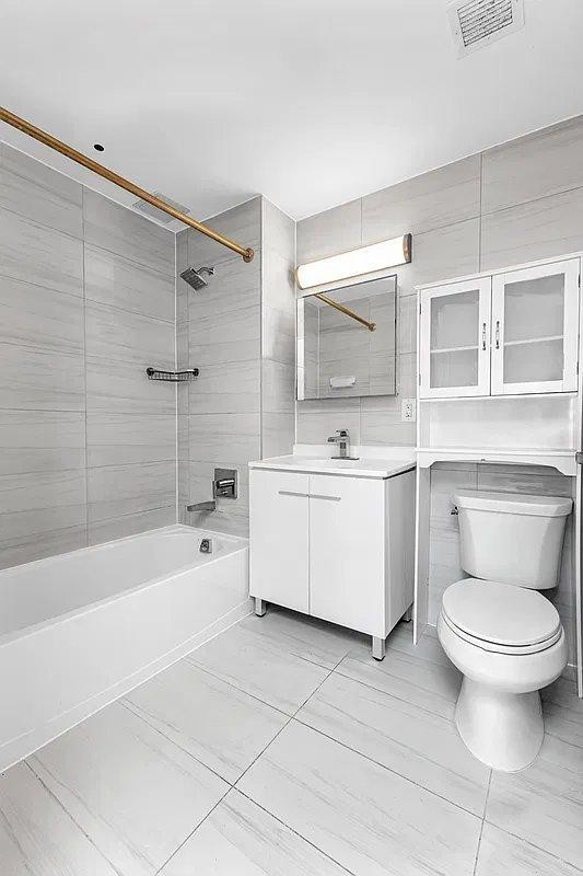 9109 Roosevelt Ave - Photo 5 of 10