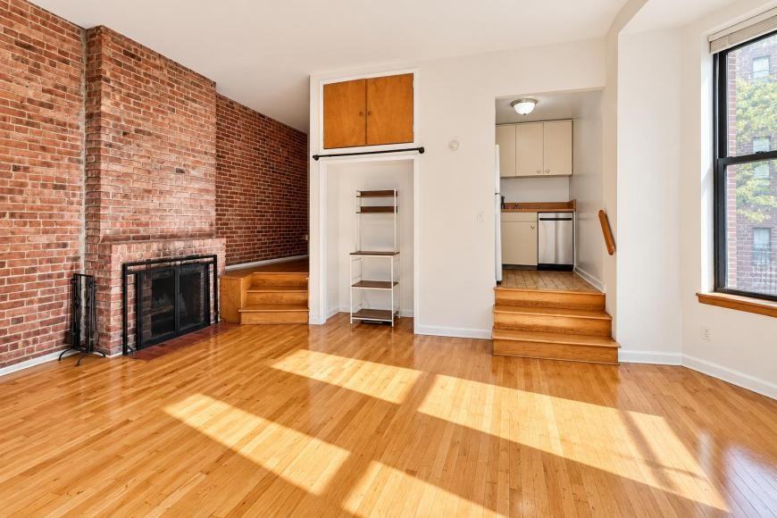 213 W 71st St - Photo 5 of 10