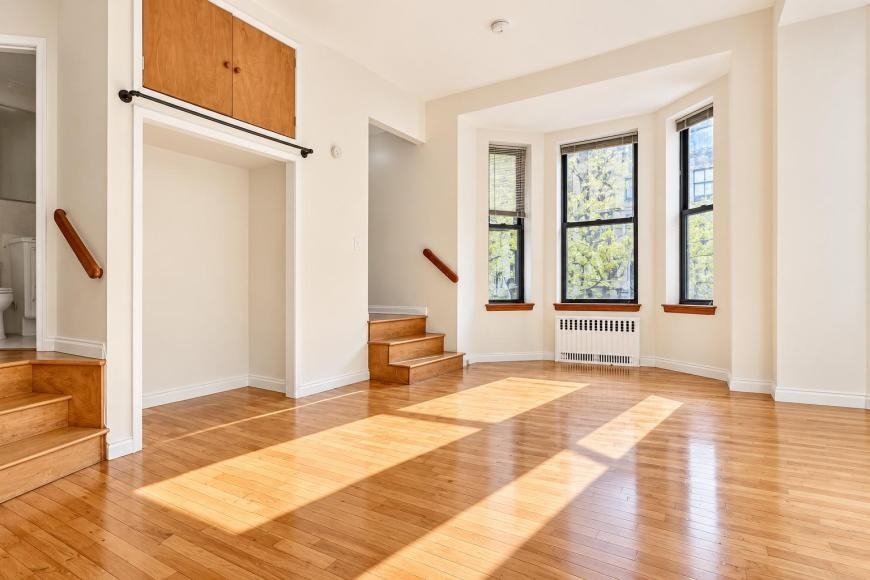 213 W 71st St - Photo 6 of 10