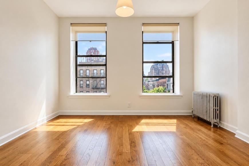 101 W 105th St - Photo 3 of 10