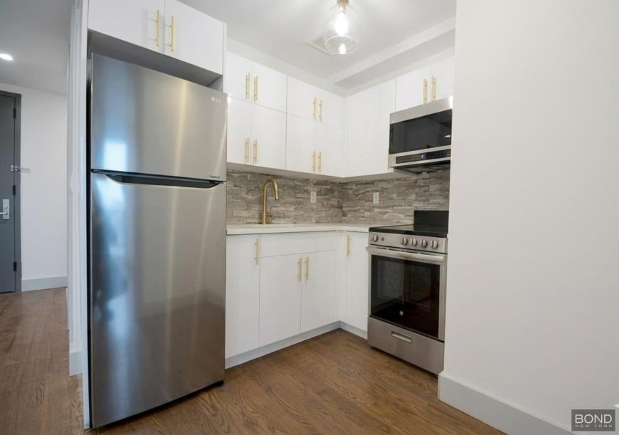 896 New York Ave - Photo 2 of 9