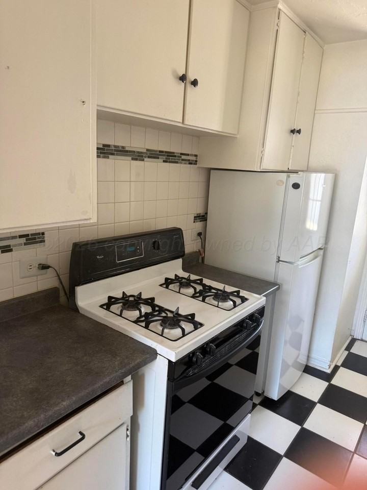 1013 S Lipscomb St - Photo 2 of 8
