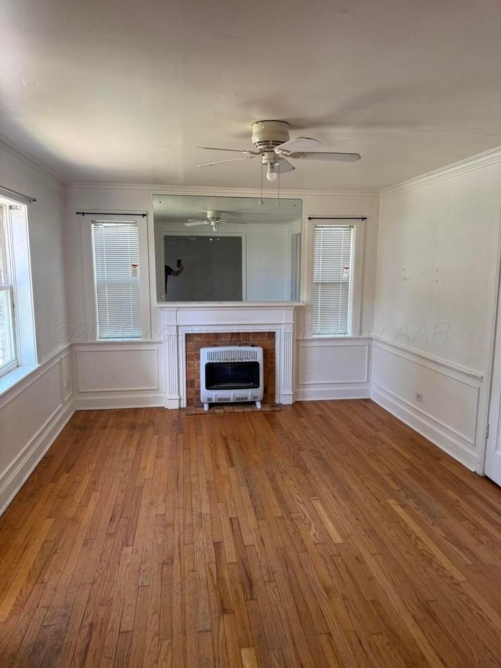 1013 S Lipscomb St - Photo 5 of 8