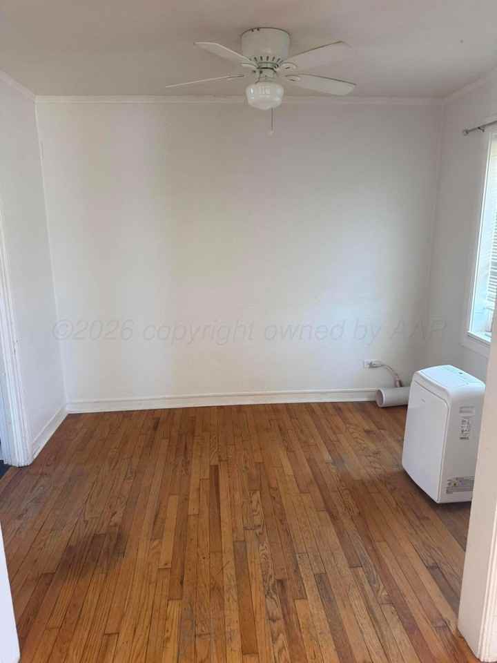 1013 S Lipscomb St - Photo 7 of 8