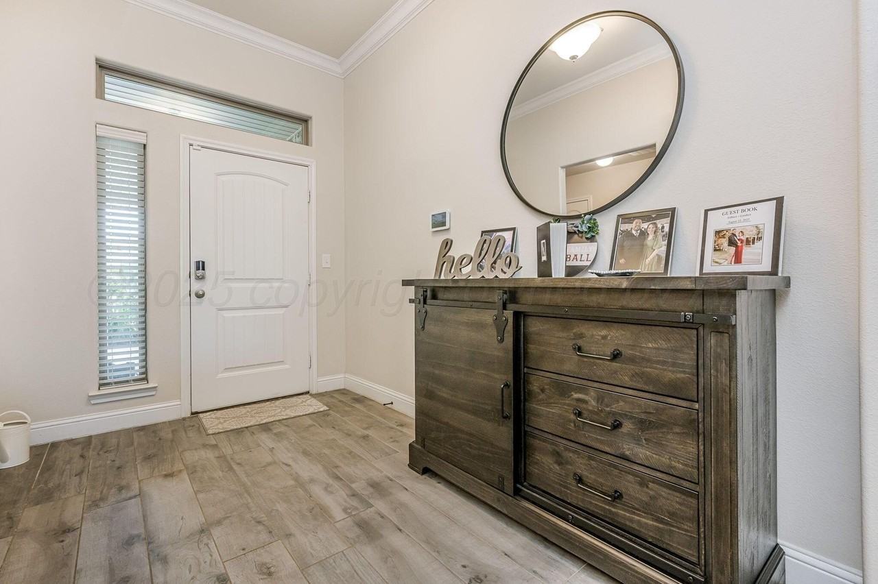 8906 Witmer Ct - Photo 4 of 29