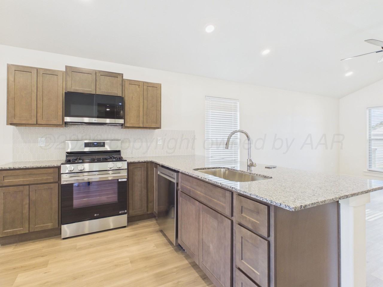 9103 Prairieland Dr - Photo 6 of 30