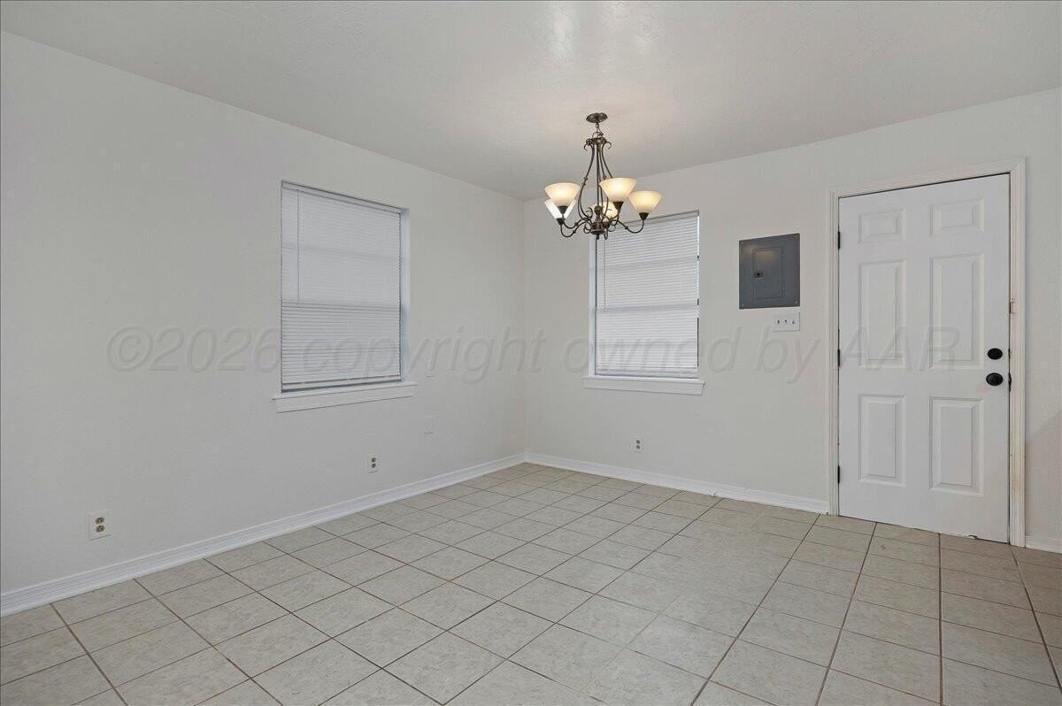 4415 S Hayden St - Photo 7 of 21