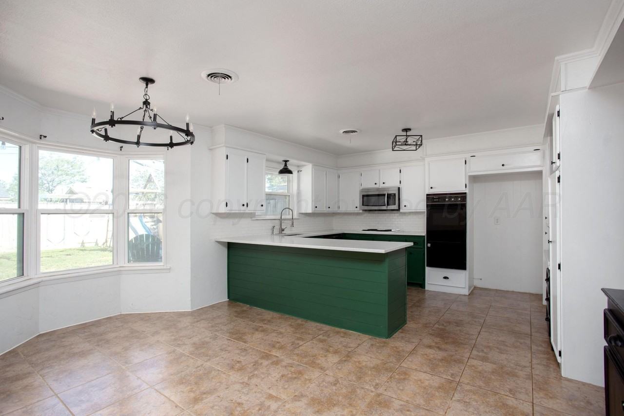 3702 Clearwell St - Photo 3 of 31