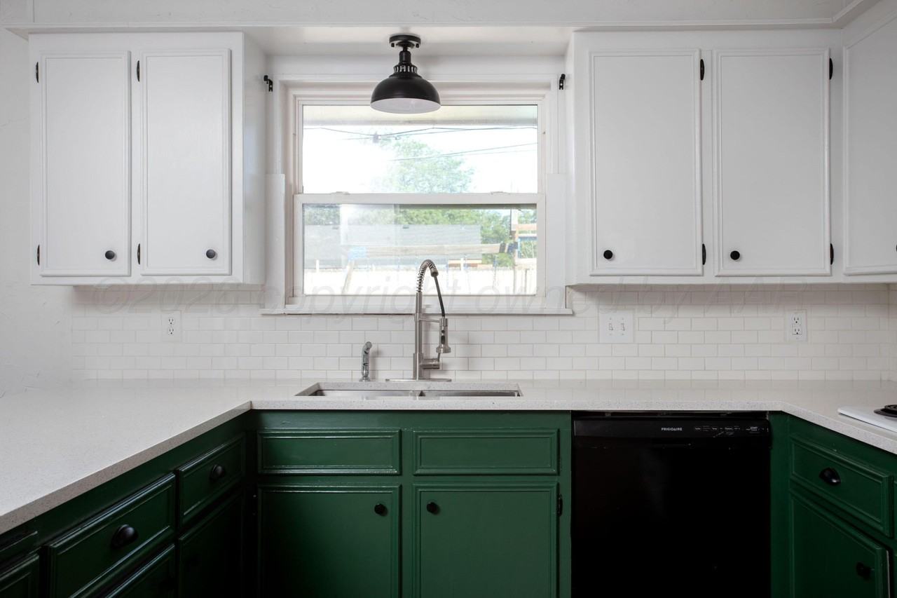 3702 Clearwell St - Photo 4 of 31