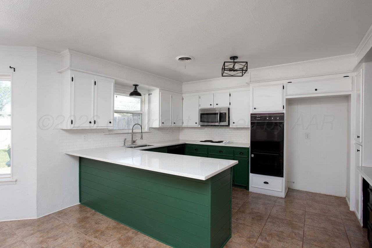 3702 Clearwell St - Photo 6 of 31