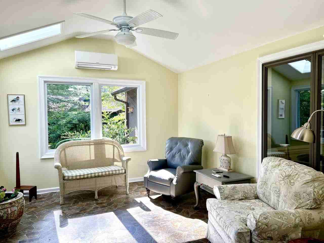 4 Saint Andrews Way - Photo 3 of 14