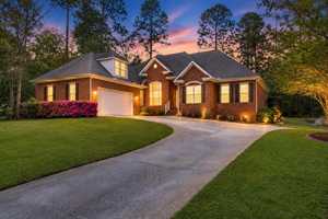 featured image of 15 Ashbrook Ct
