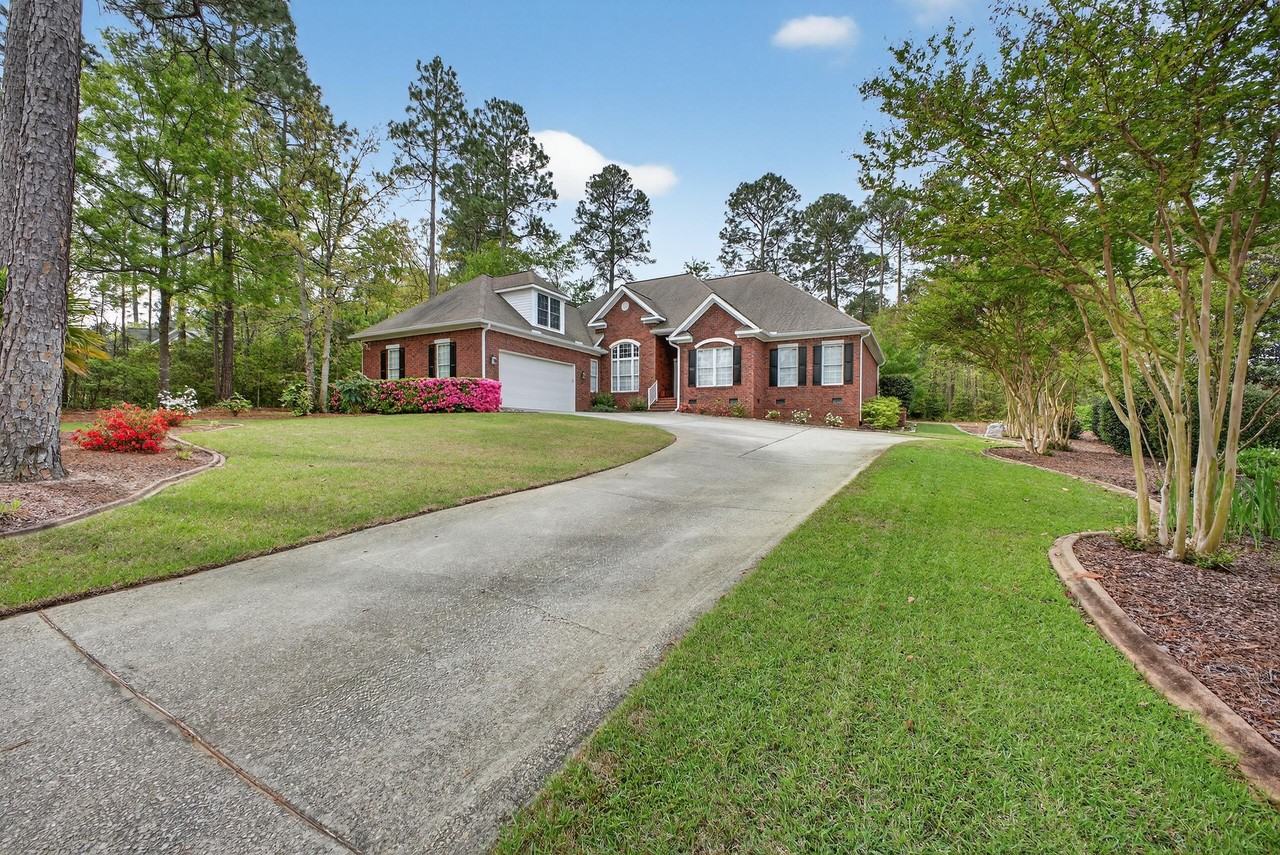 15 Ashbrook Ct - Photo 2 of 47