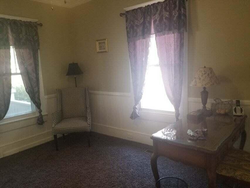 222 Fairfield St Ne - Photo 4 of 22