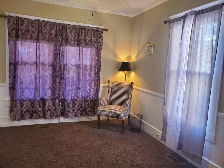 222 Fairfield St Ne - Photo 7 of 22