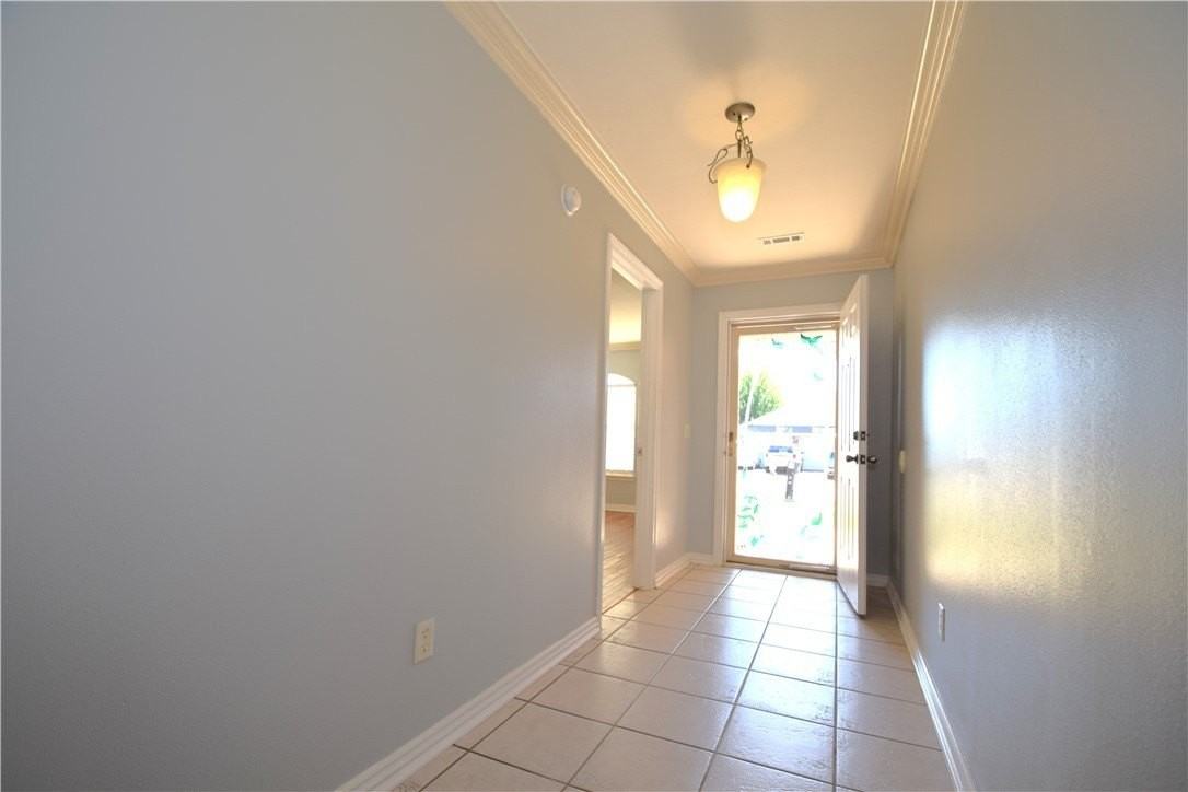3300 Sw Carriageway Ave - Photo 2 of 16
