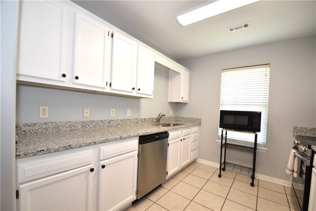 3300 Sw Carriageway Ave - Photo 5 of 16