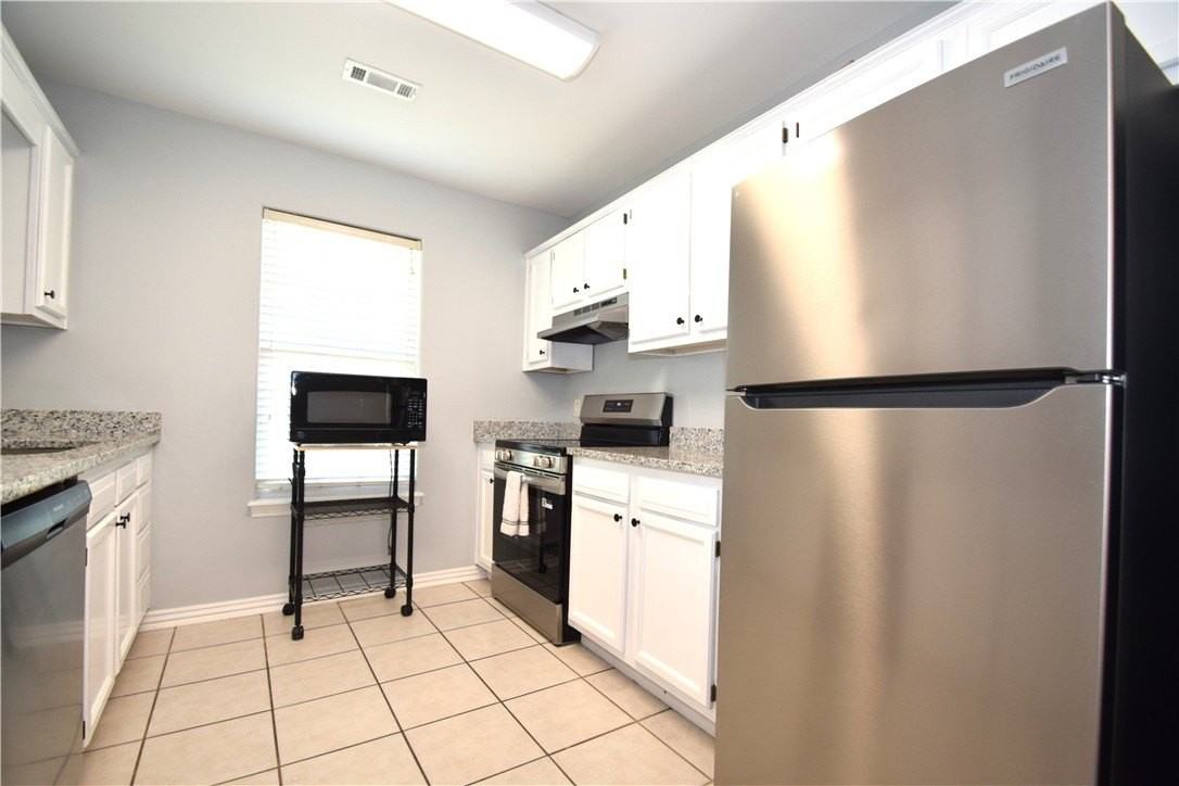 3300 Sw Carriageway Ave - Photo 6 of 16