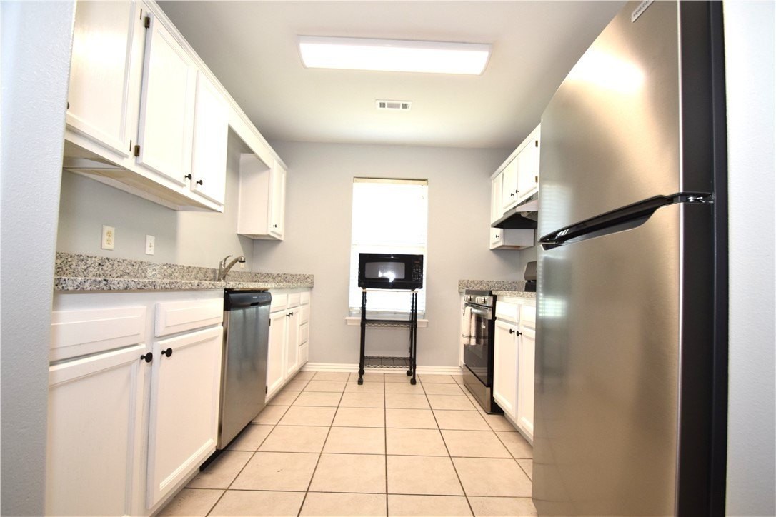 3300 Sw Carriageway Ave - Photo 7 of 16