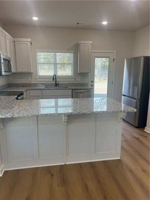 550 Cosmos St - Photo 4 of 16