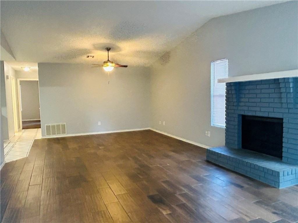 932 Century Dr - Photo 2 of 22