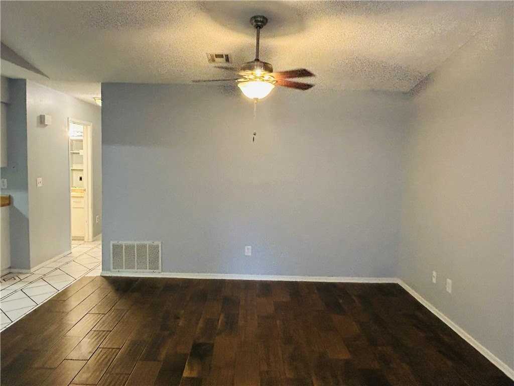 932 Century Dr - Photo 3 of 22