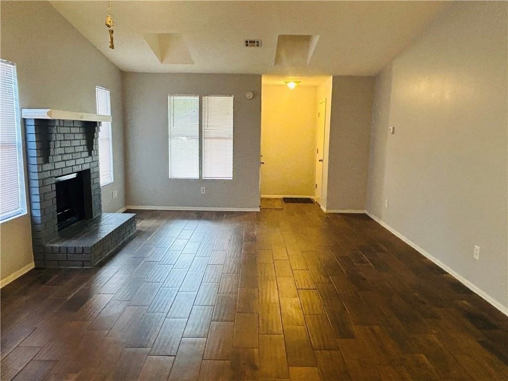 932 Century Dr - Photo 4 of 22