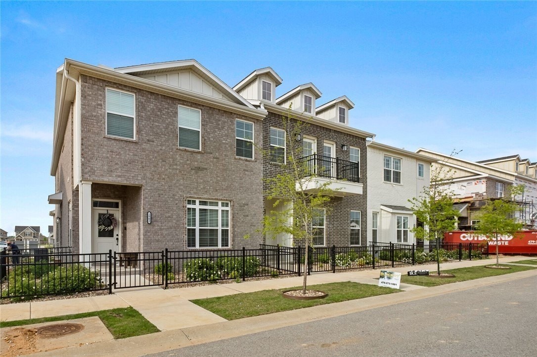 2900 Sw Arlington Blvd - Photo 3 of 33