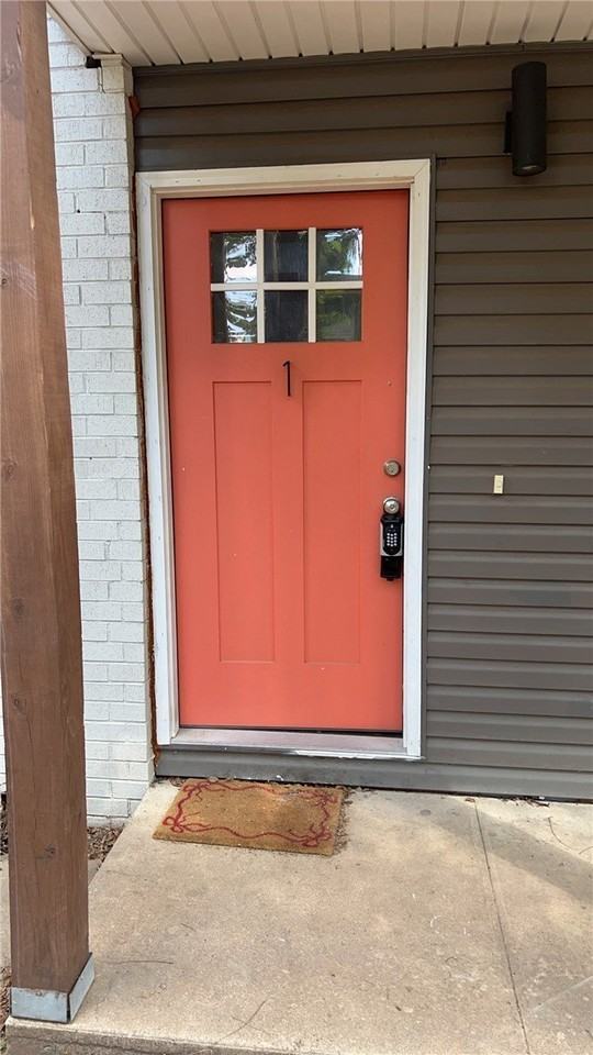 210 S Hill Ave #1 - Photo 2 of 8