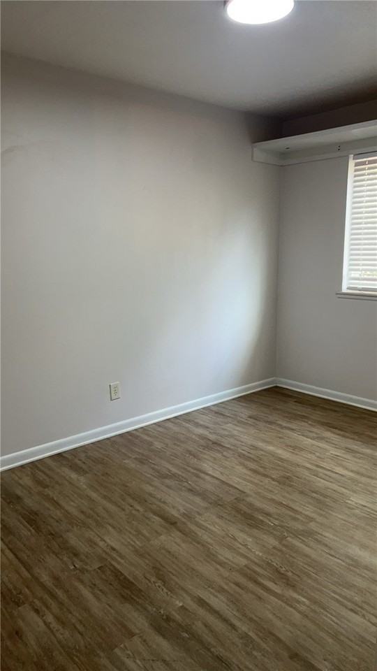 210 S Hill Ave #1 - Photo 6 of 8