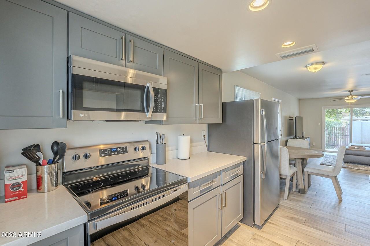 6126 N 79th St - Photo 2 of 11