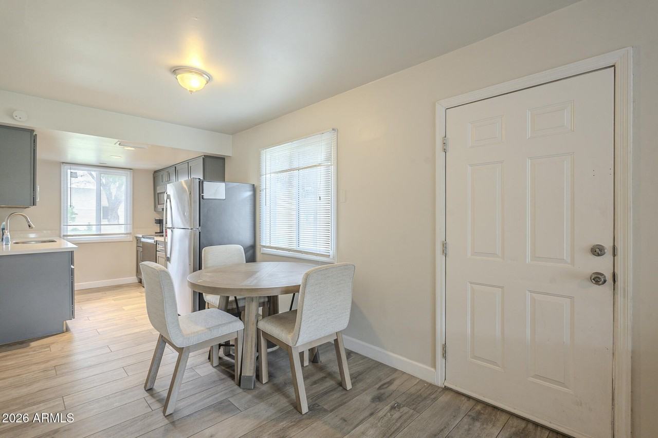 6126 N 79th St - Photo 4 of 11