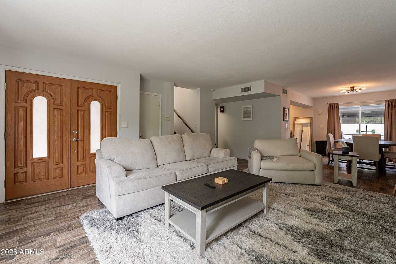 7640 E Minnezona Ave - Photo 5 of 16