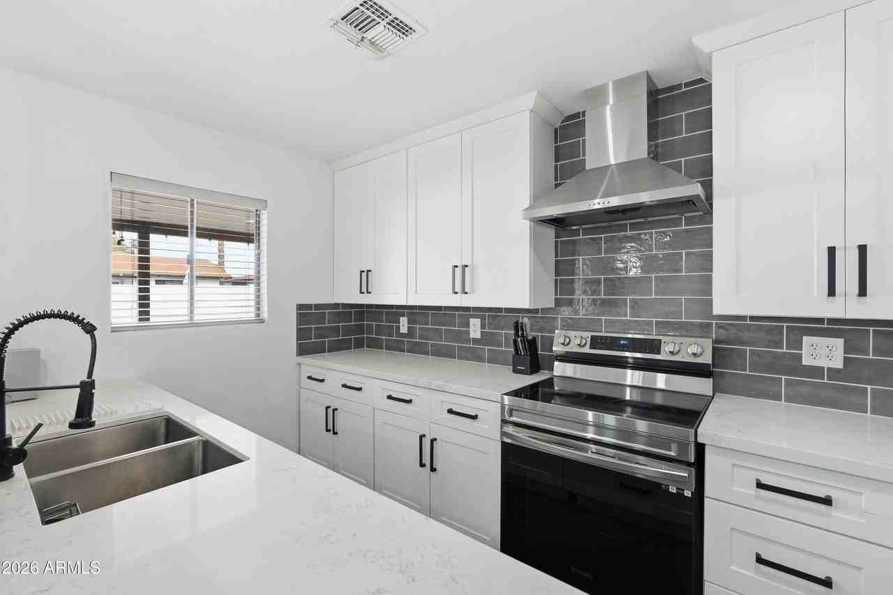 8240 E Monterosa St - Photo 3 of 27