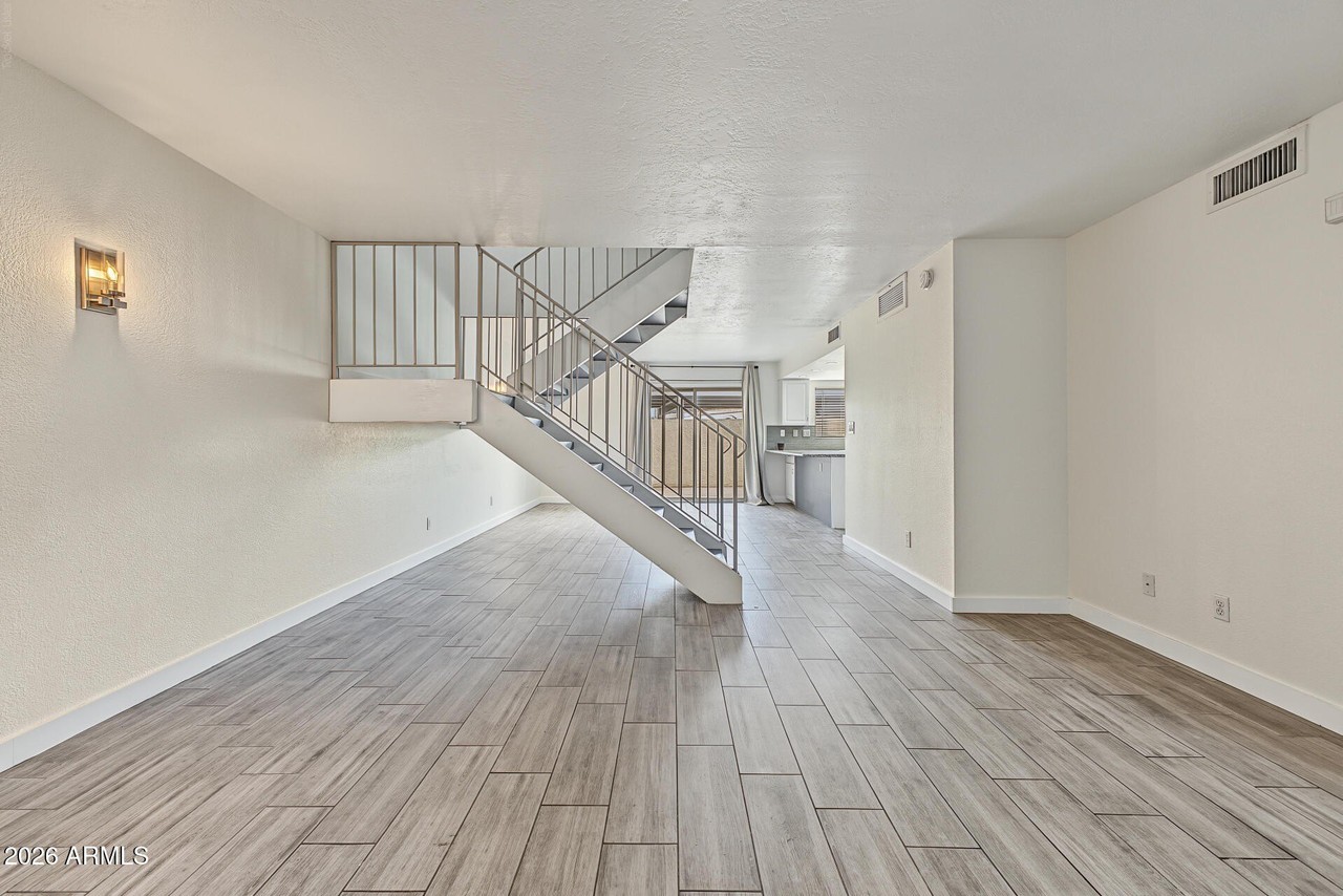 4902 N 74th St - Photo 4 of 31