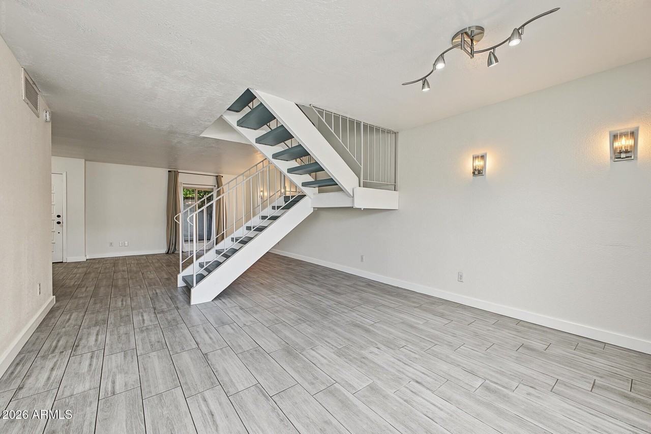 4902 N 74th St - Photo 5 of 31
