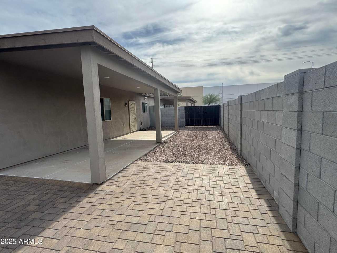 2814 E Roeser Rd #1 - Photo 3 of 16